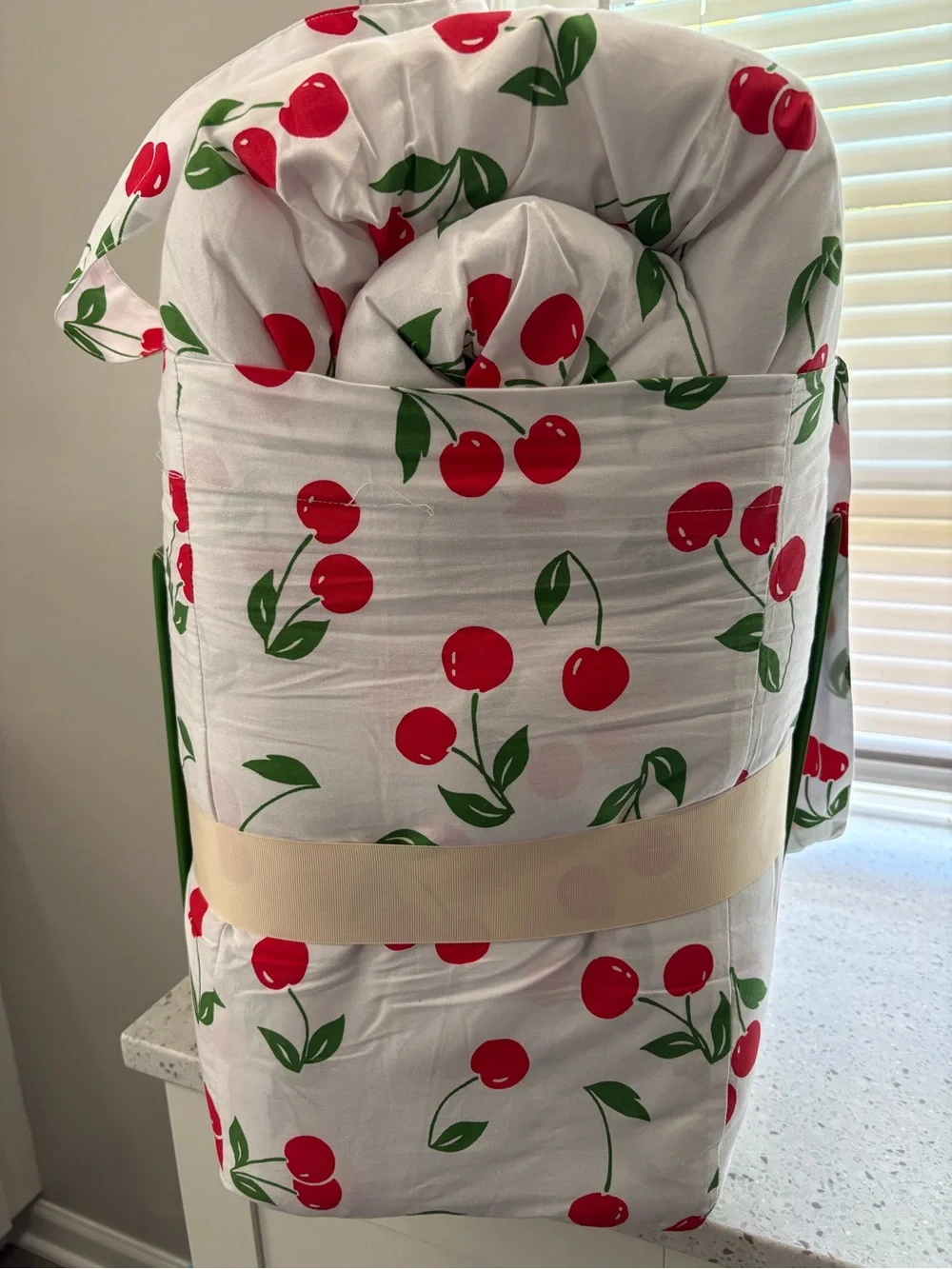 NEW kate spade Twin Cherry Print Comforter Set - White & Red